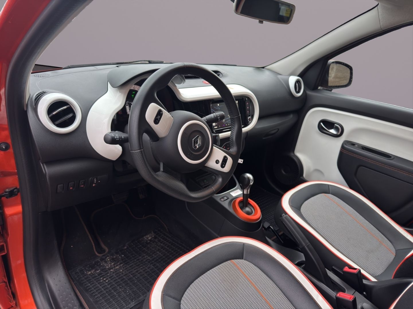 Fahrzeugabbildung Renault Twingo Vibes Electric Navi Apple CarPlay Android