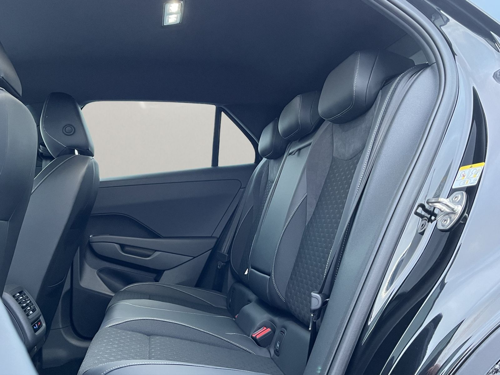 Volkswagen T-Roc - Bild 10