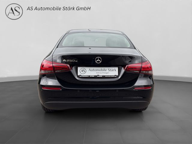 Fahrzeugabbildung Mercedes-Benz A 250 e Navi+MBUX+Spur+CarPlay+DAB