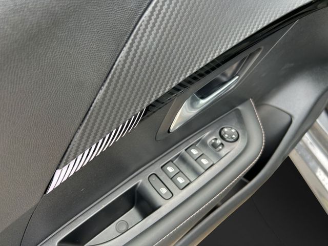 Peugeot 208 1.2 110 Allure KeyLess+LED+SHZ+LM+PDC+SpurH