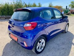 Fahrzeugabbildung Hyundai i10 1.0 Automatik  KLIMA SHZ ALLWETTER ALU PDC