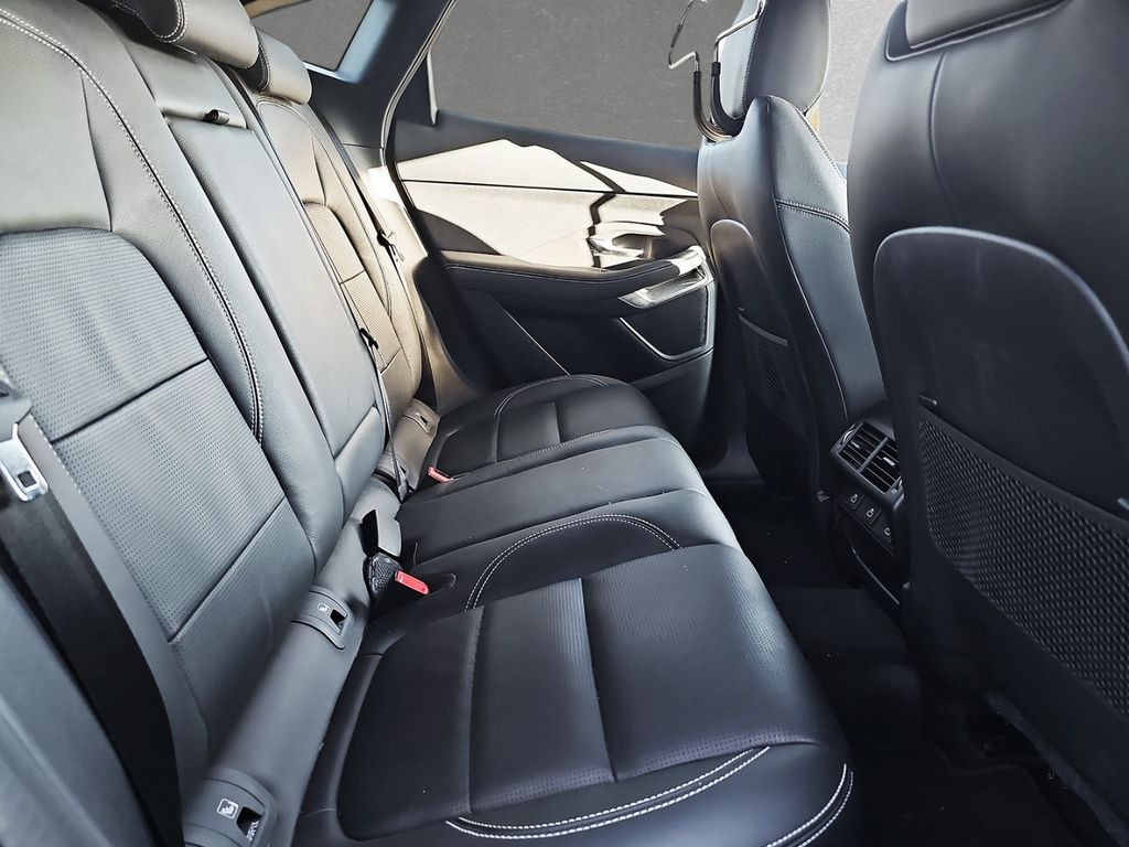 Jaguar E-Pace P300e R-Dynamic S