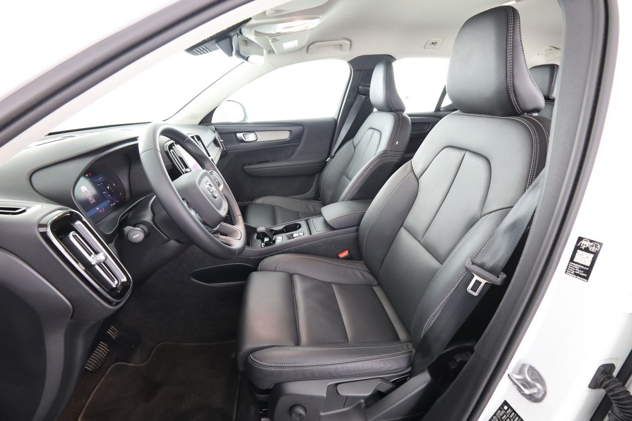 Volvo VOLVO XC40 (2017--->) XC40 B3 automatico Core imagem 2