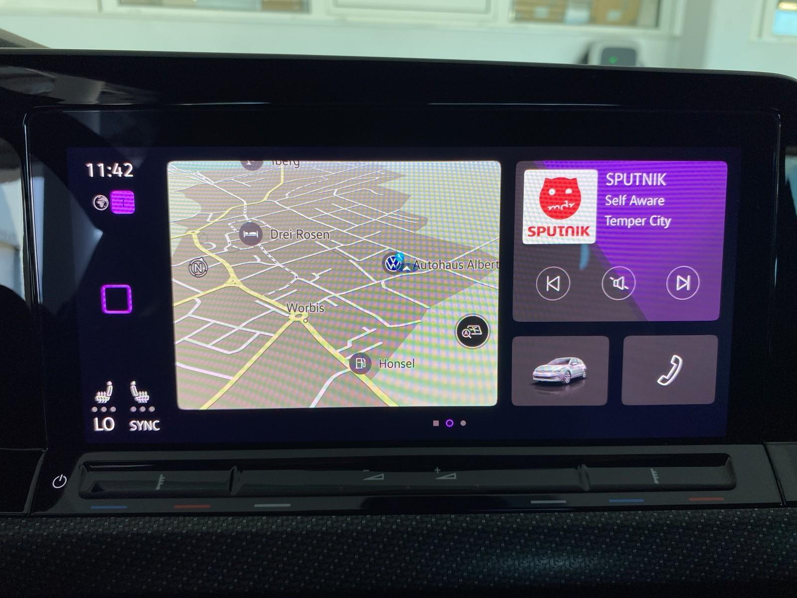 Volkswagen Golf VIII 1.5 eTSI R-Line +DSG+MATRIX+BLACK+LED+, миниатюра 22