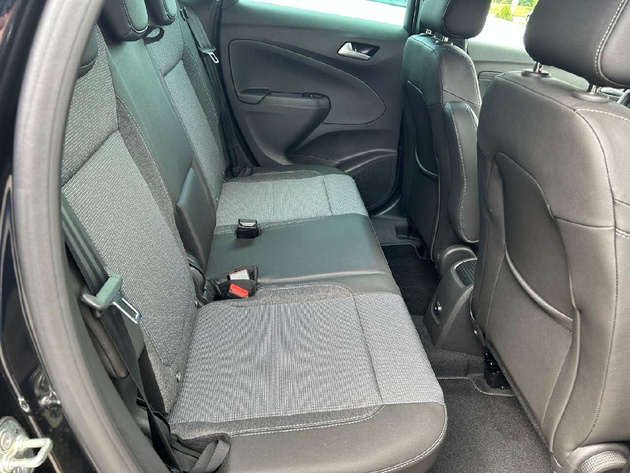 Fahrzeugabbildung Opel Crossland Elegance, wenig Kilometer