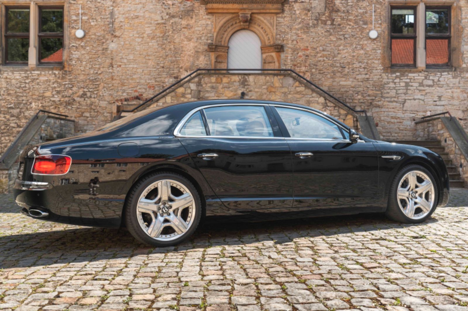 Fahrzeugabbildung Bentley Flying Spur 6.0 W12 Autom. Bixenon NAVI PDC KAM