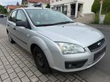 Ford Focus Lim. Trend 1,6 /Klimaaut./ 5 Türer - Ford Focus: Türer