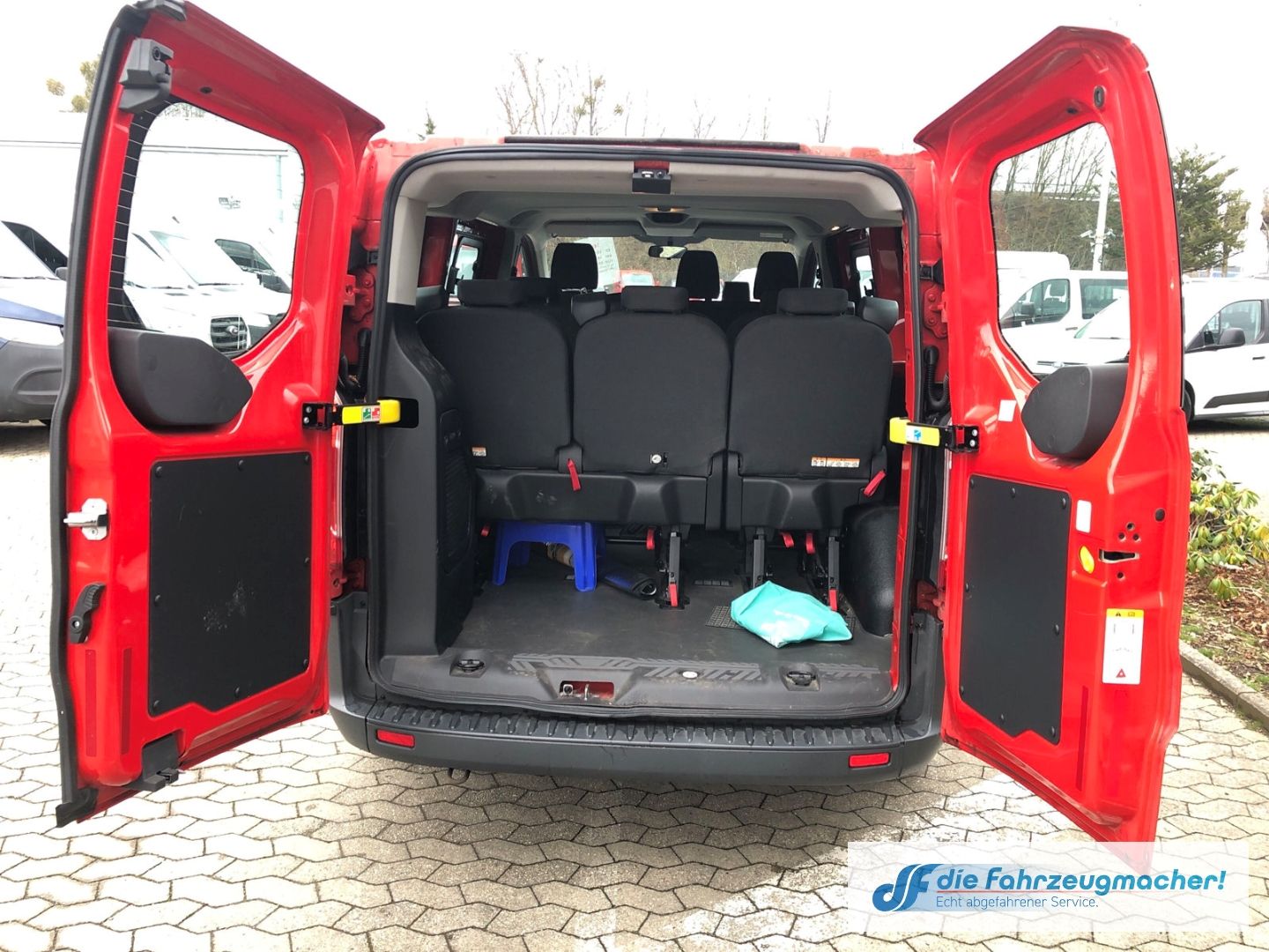 Fahrzeugabbildung Ford Transit Custom Kombi 300 L1 2.2 TDCi *1454 *EXPO