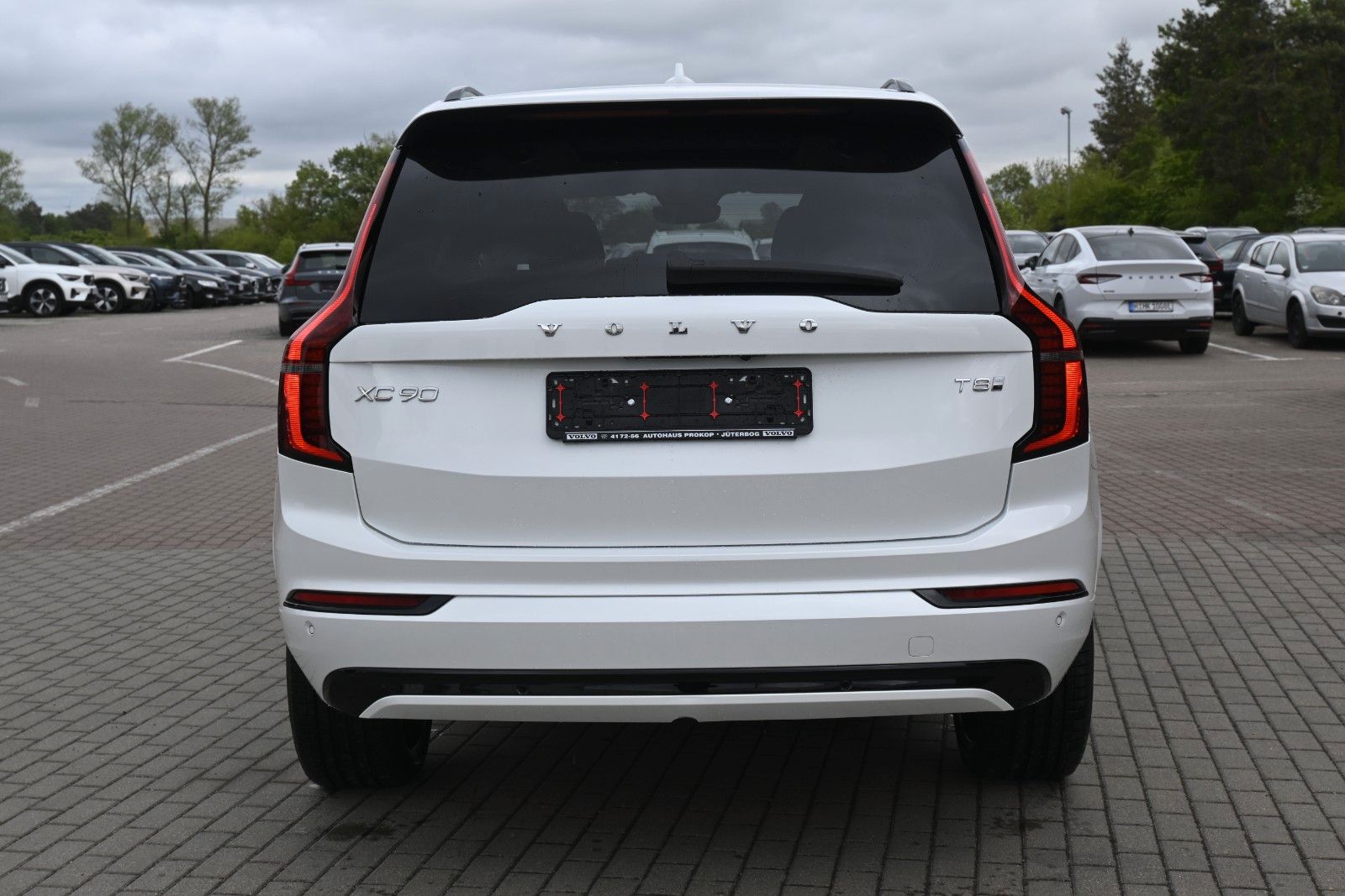 Fahrzeugabbildung Volvo XC90 T8 AWD Ultra Dark*STDHZG*360°*LUFT*B&W*ACC