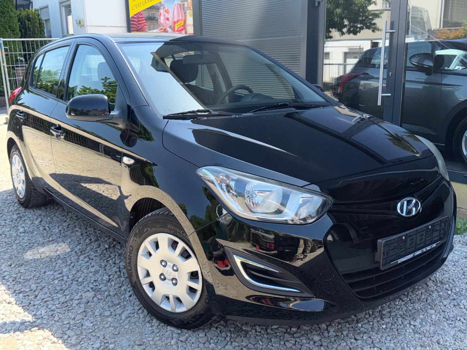 Hyundai i20 Klima 8-Fach bereift HU+AU 06/2028 5-Türer