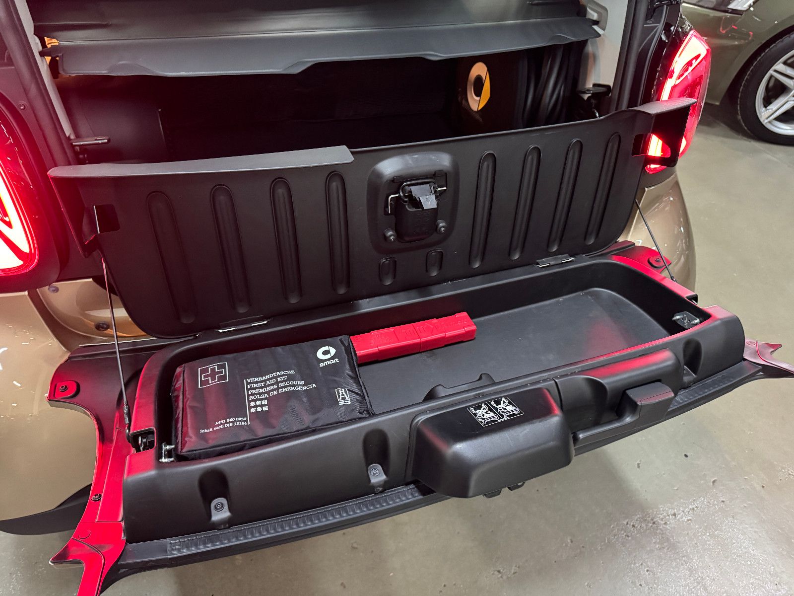 Fahrzeugabbildung Smart ForTwo Coupe EQ PRIME EXCLUSIVE ABSOLUT VOLL 22K