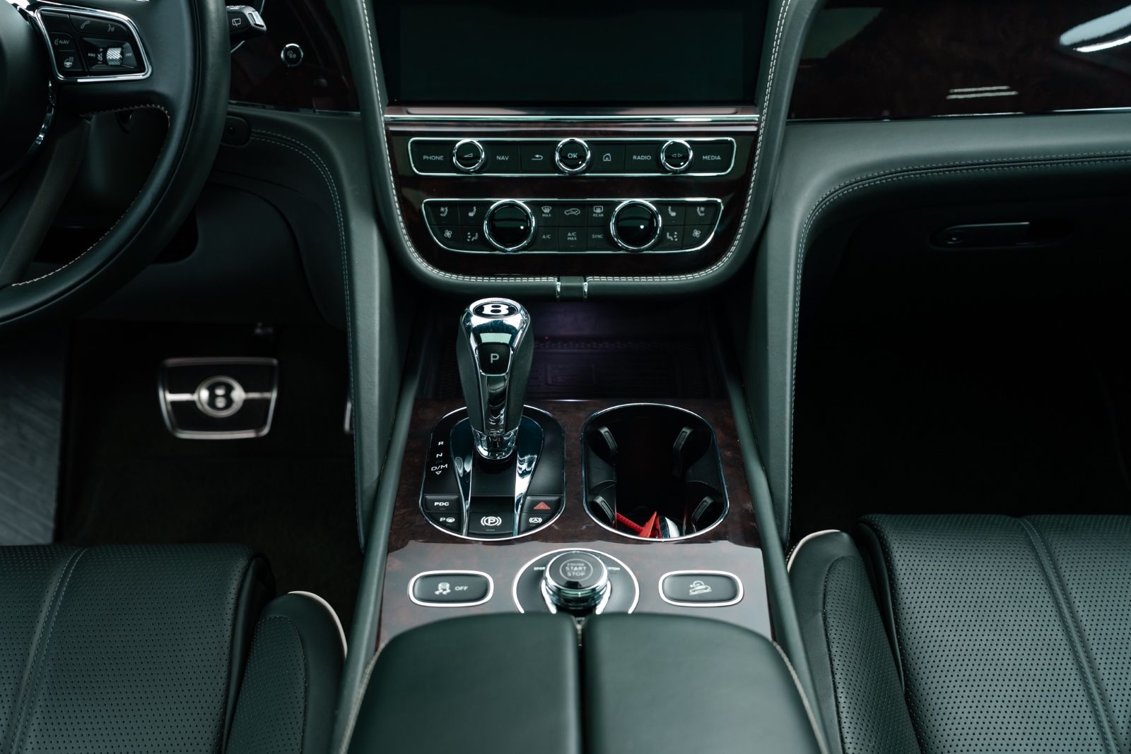 Fahrzeugabbildung Bentley Bentayga V8 FIRST EDITION/NAIM/TOURING SPEC
