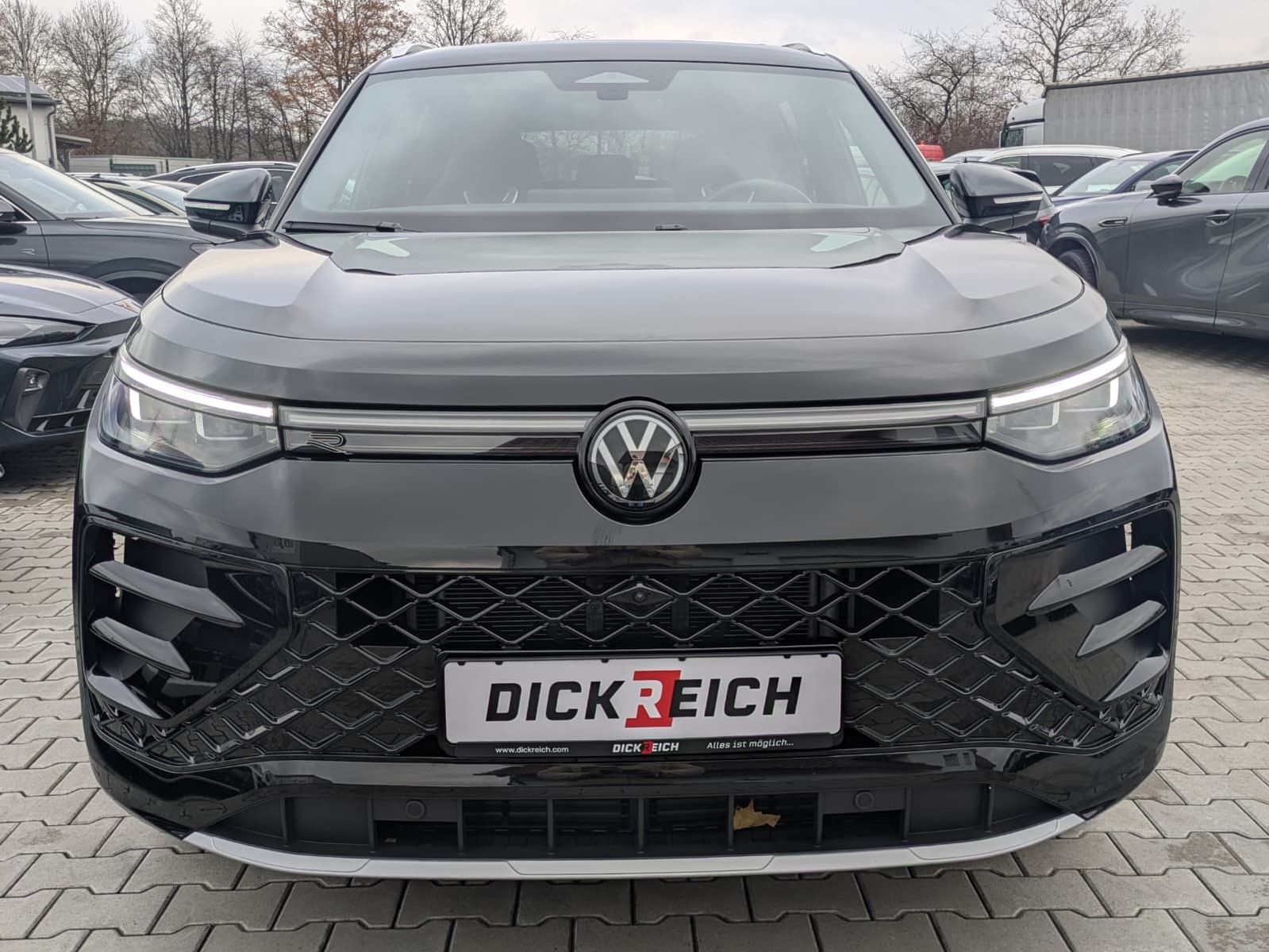 Fahrzeugabbildung Volkswagen Tayron 2.0 TDI 4M R-Line 7Si*MATRIX*AHK*PANO*HUD