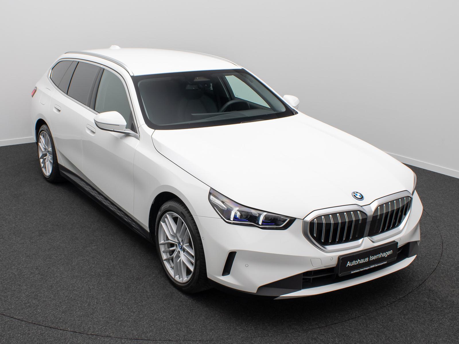 BMW 530e Kamera DAB Alarm DigitKey Widscreen 19Zoll