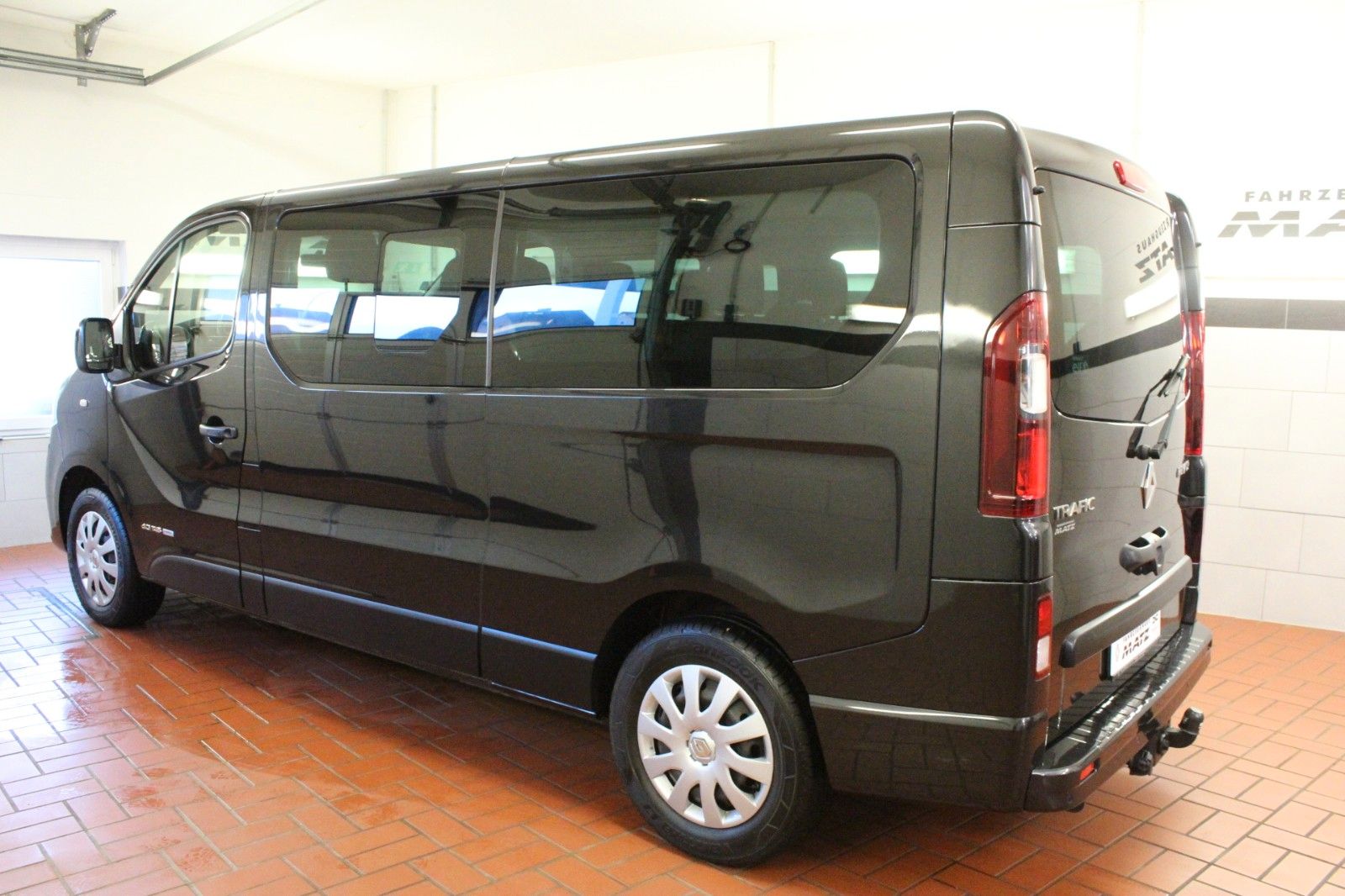 Fahrzeugabbildung Renault Trafic Grand dCi 145 Passenger *Navi*AHK*