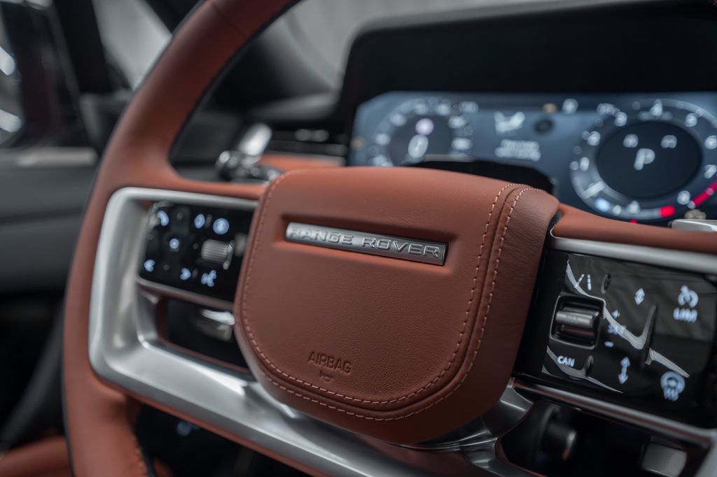 Range Rover P615 SV LWB 2026 BLACK/RED SUITE - Bild 25