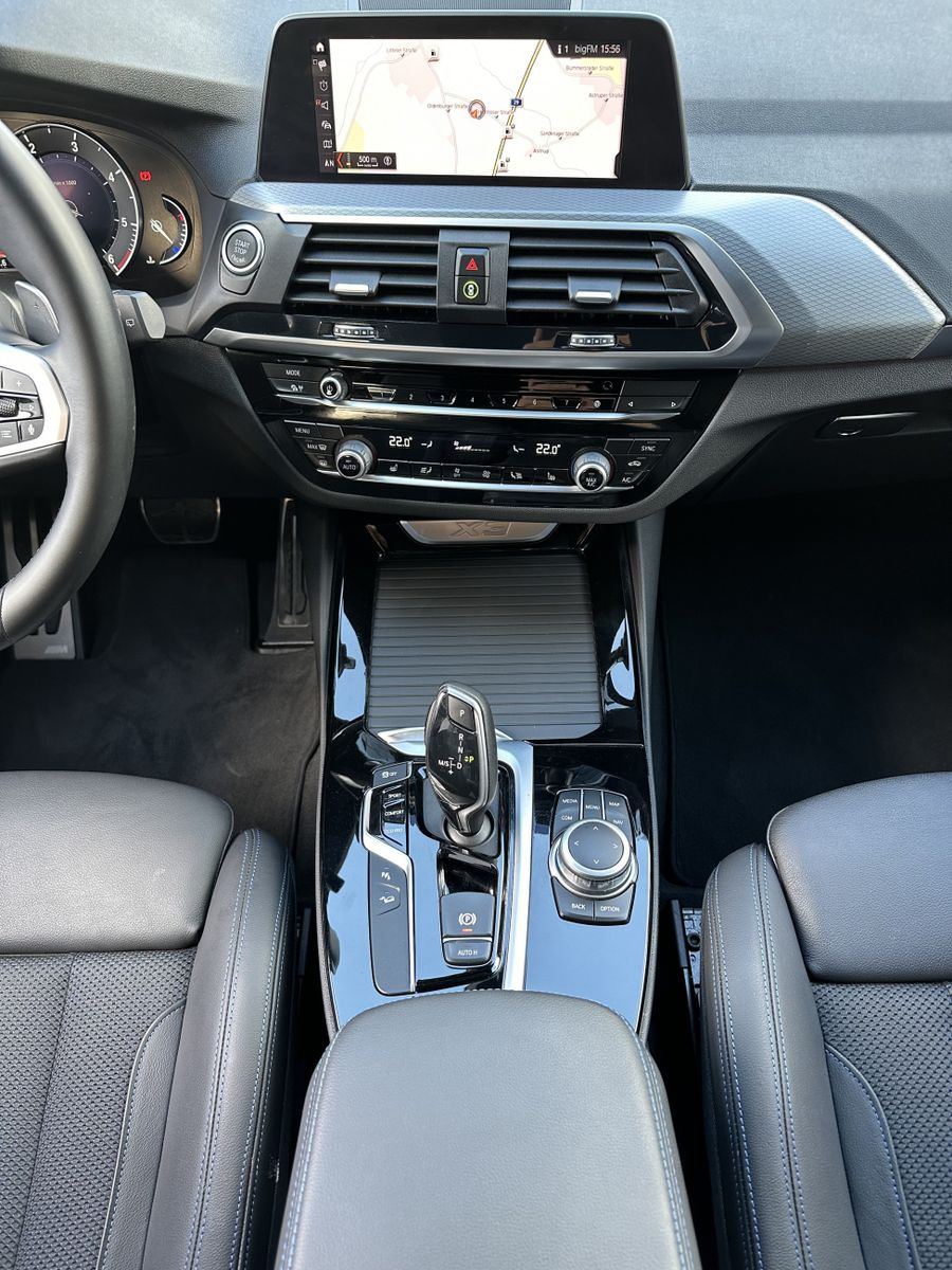 Fahrzeugabbildung BMW X3 xDrive20d M-Sport NAV+LED+HEAD-UP+KEYLESS+DAB