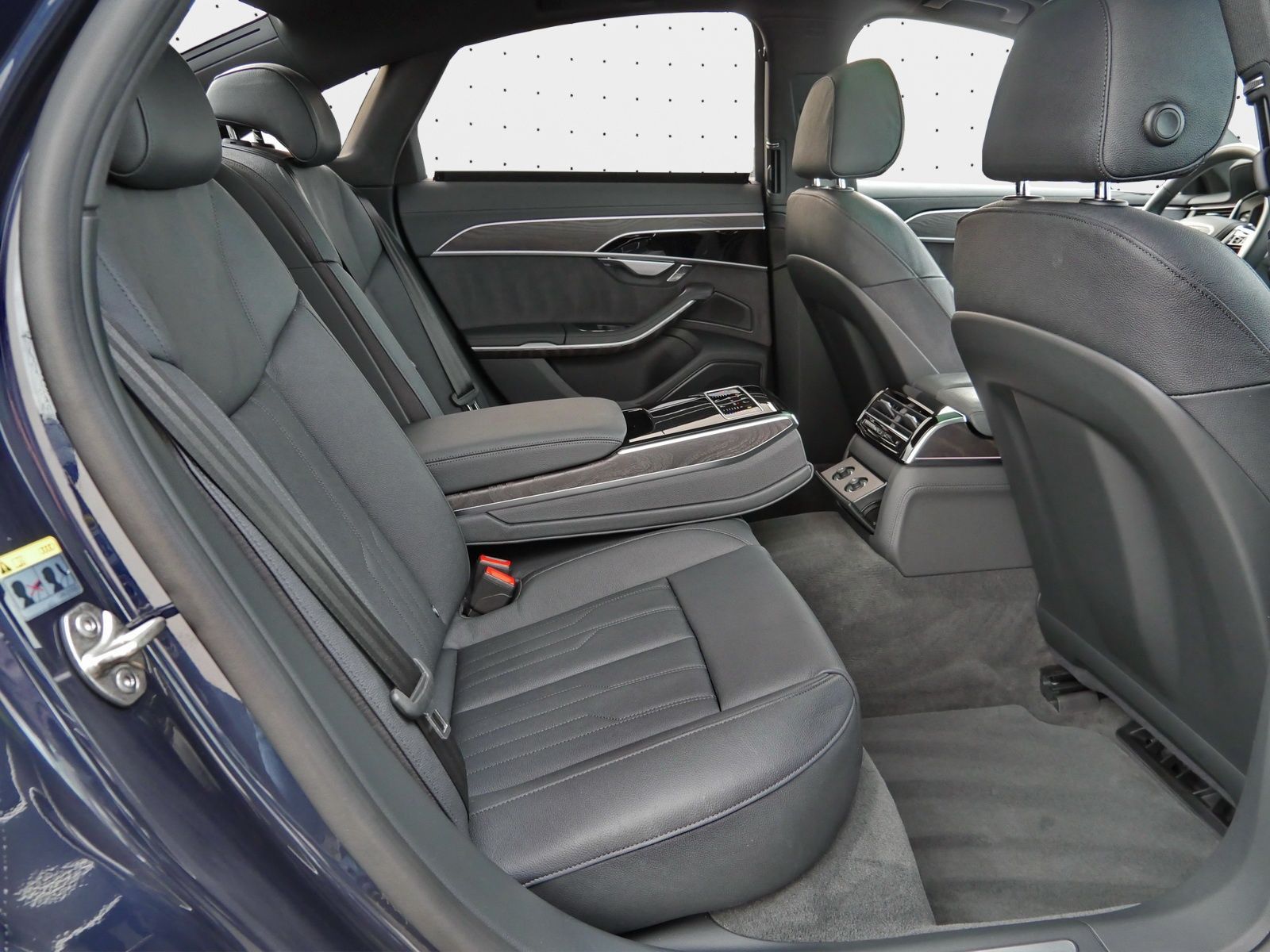 Audi A8 - Bild 17