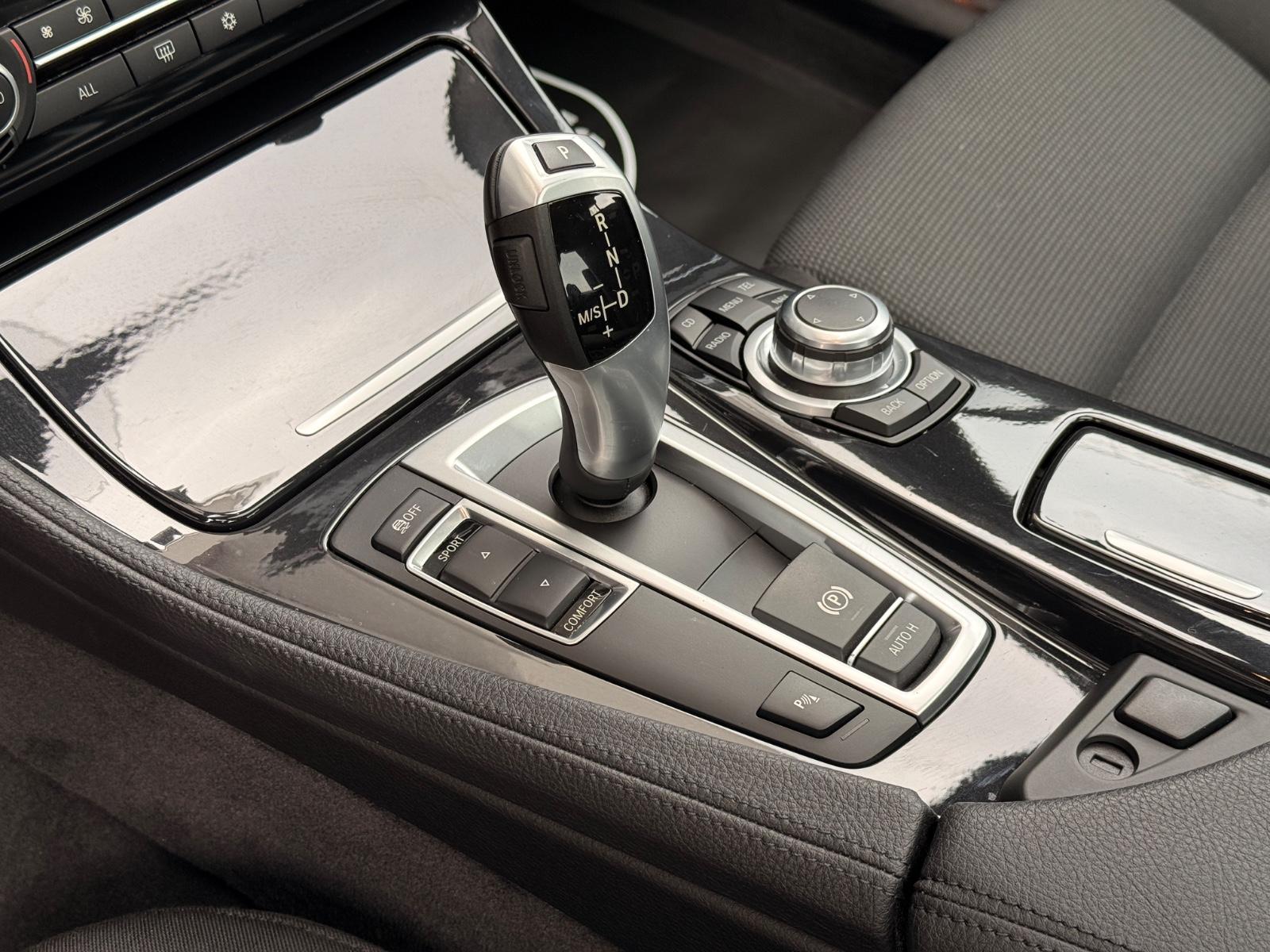 BMW 520i Limousine 1HA*SCHIEBDACH*KAMERA*WENIGKM*TÜV