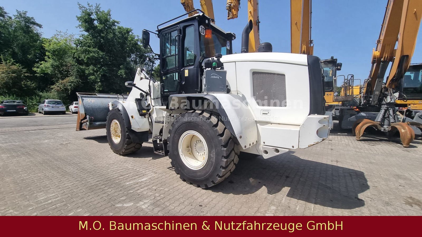Fahrzeugabbildung CAT 930 M / BSS / AC / Waage / ZSA / Klappschaufel
