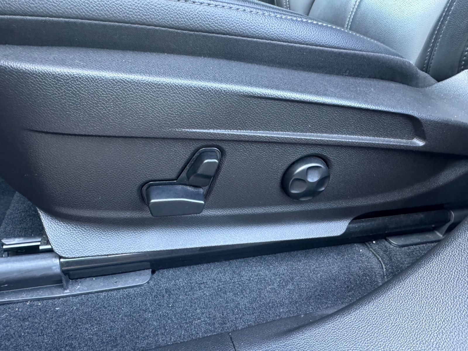 Fahrzeugabbildung Alfa Romeo Stelvio Ti Q4/MEMORY/NAVI/KAMERA/ACC/KLIMA
