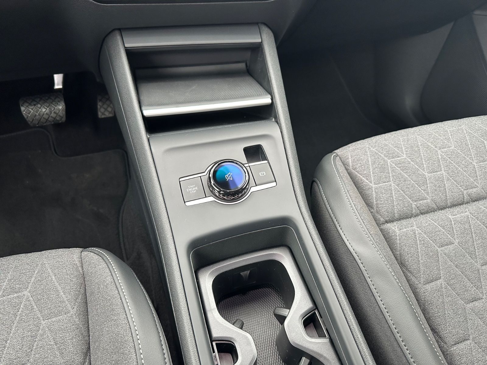 Fahrzeugabbildung Volkswagen Tiguan 1.5 eTSI Life DSG ACC/LED/Einparkh/Shzg