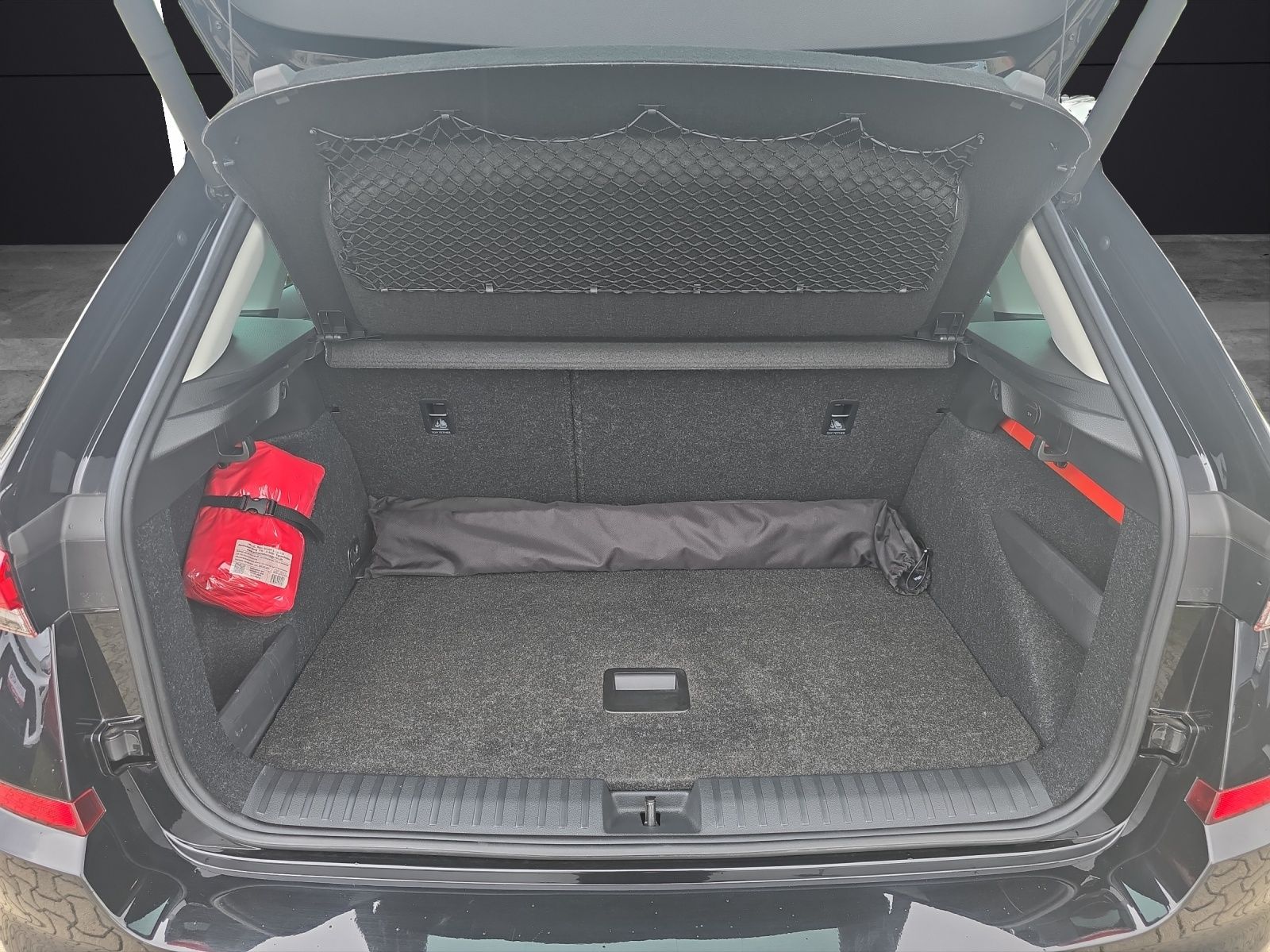 Fahrzeugabbildung SKODA Kamiq Clever 1,5 TSI DSG VOLL-LED NAVI KESSY