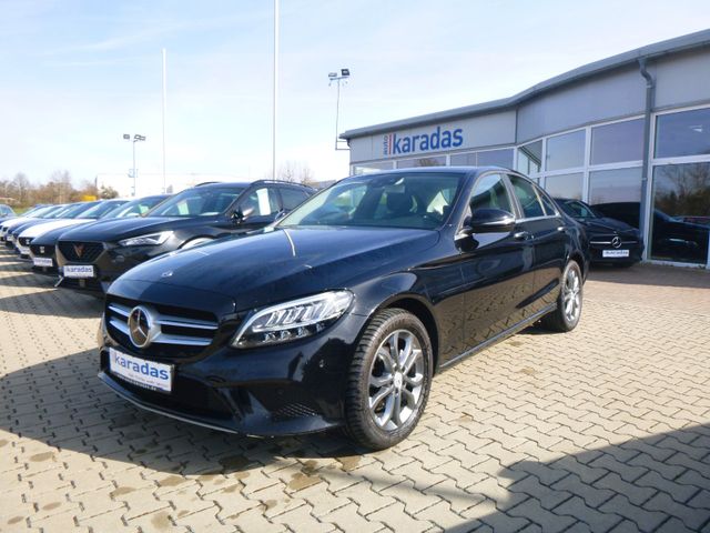Fahrzeugabbildung Mercedes-Benz C 180 CGI Lim >AUT/NAV/LED/SHZ/PDC/KAM/Distronic
