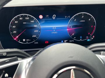 Mercedes V 220 - 9