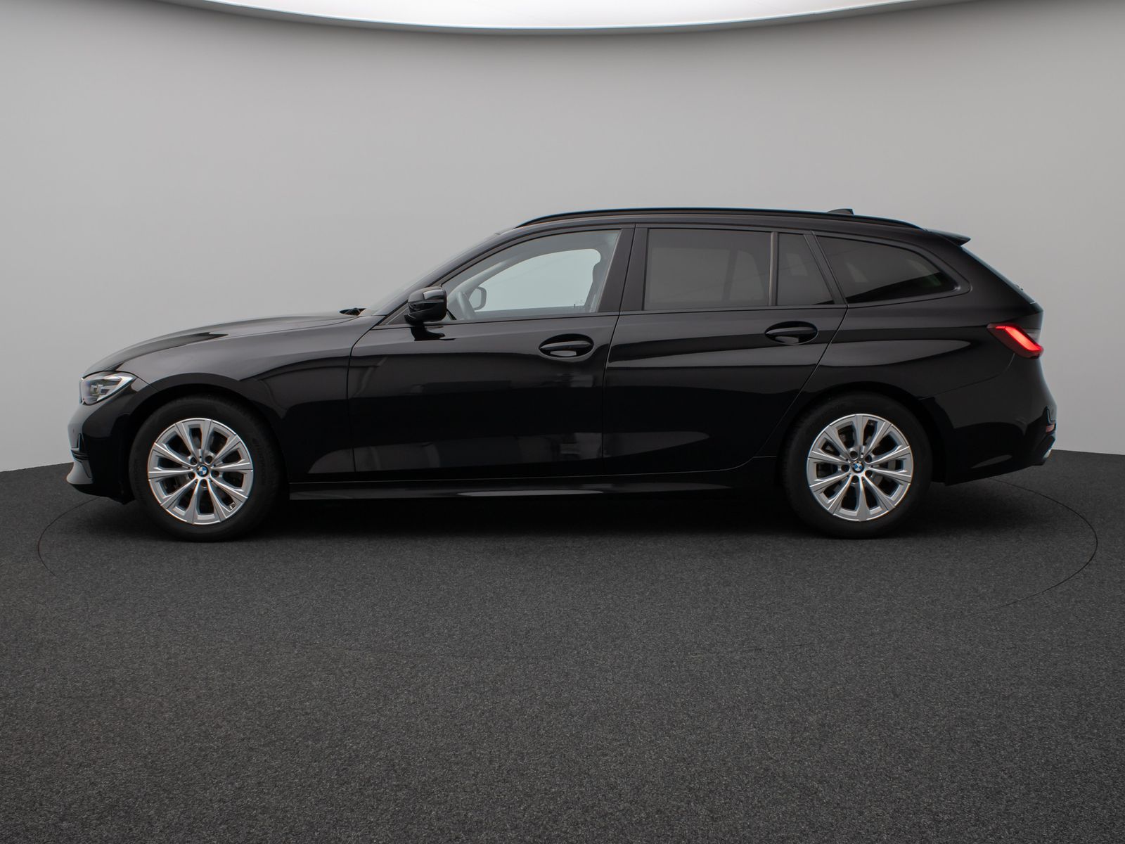 Fahrzeugabbildung BMW 320d DAB CockPitPr Lordos PDC Geschwindigkeitsre