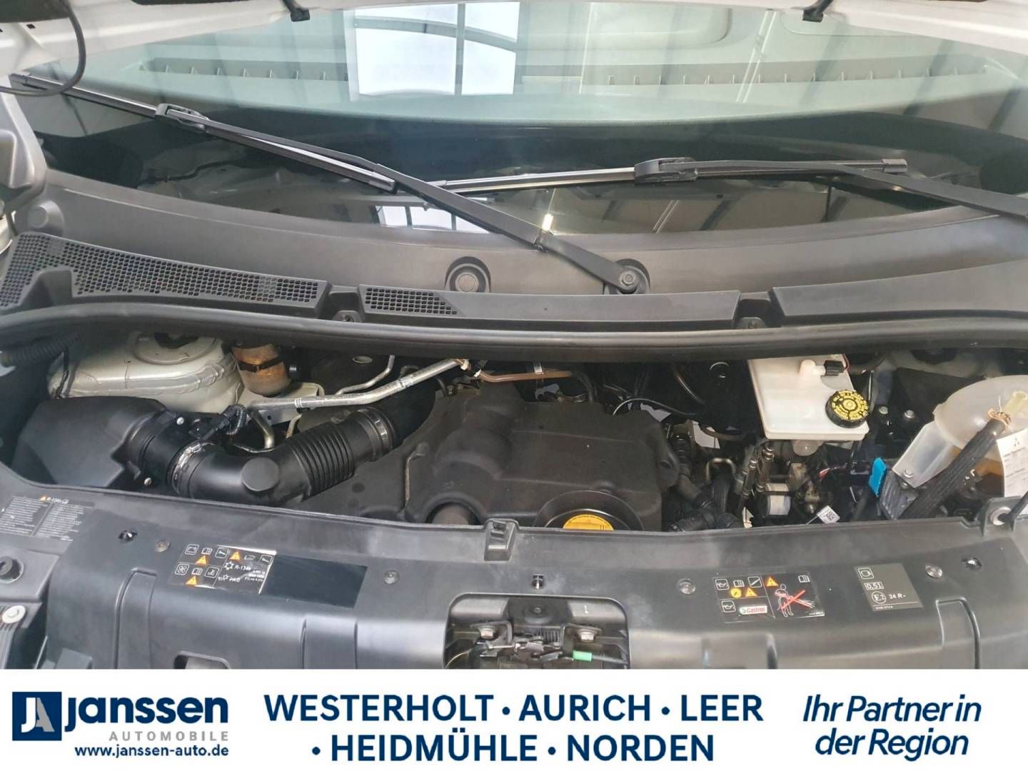 Fahrzeugabbildung Renault MASTER Kastenwagen FWD Kasten KOMFORT L3H2 3,5t