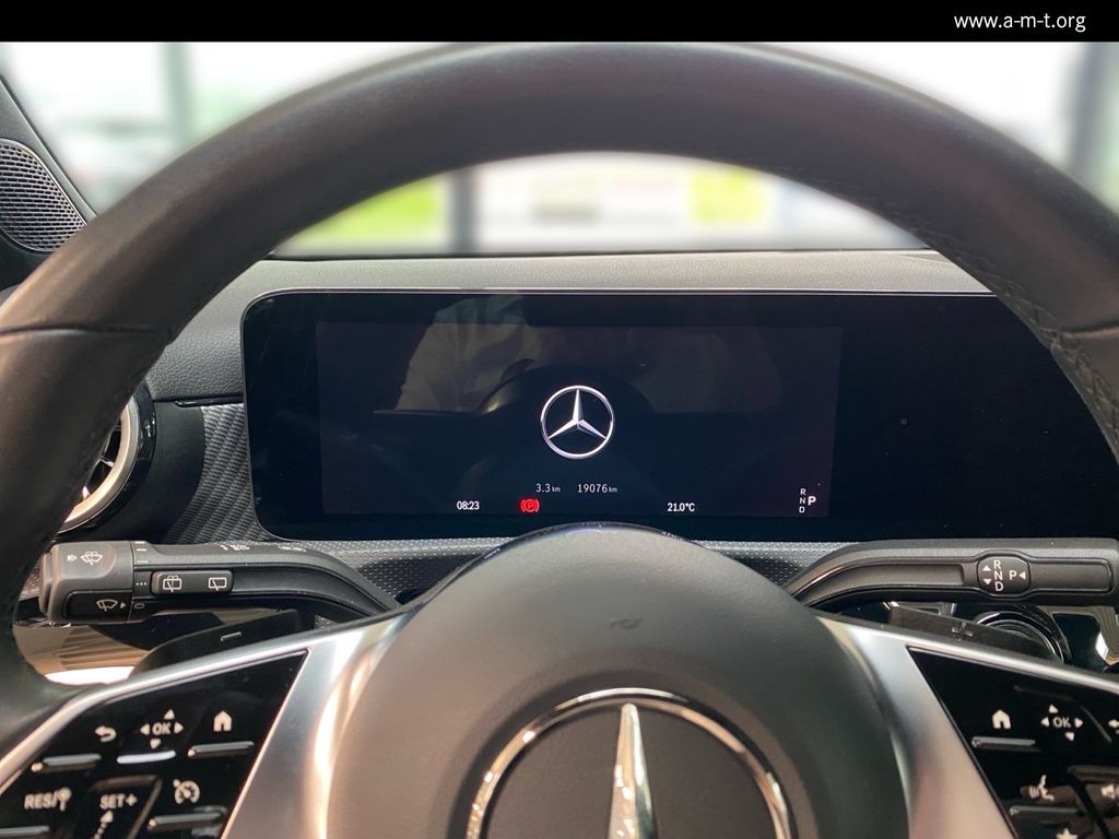 MERCEDES-BENZ A 200