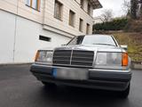 Mercedes-Benz Mercedes W124 E230 E-Klasse Oldtimer - Mercedes-Benz E 230 aus 1991