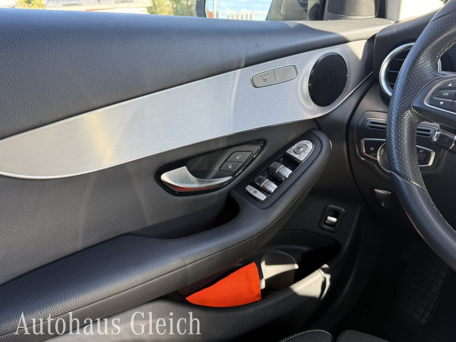 Fahrzeugabbildung Mercedes-Benz GLC 220 d 4Matic Navi/Keyless Go Startanlage/LED