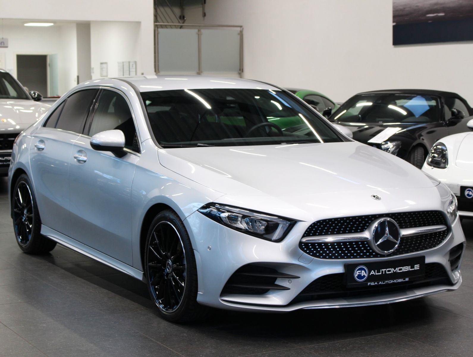 Fahrzeugabbildung Mercedes-Benz A 200 Limousine AMG Line Widescreen*Ambiente