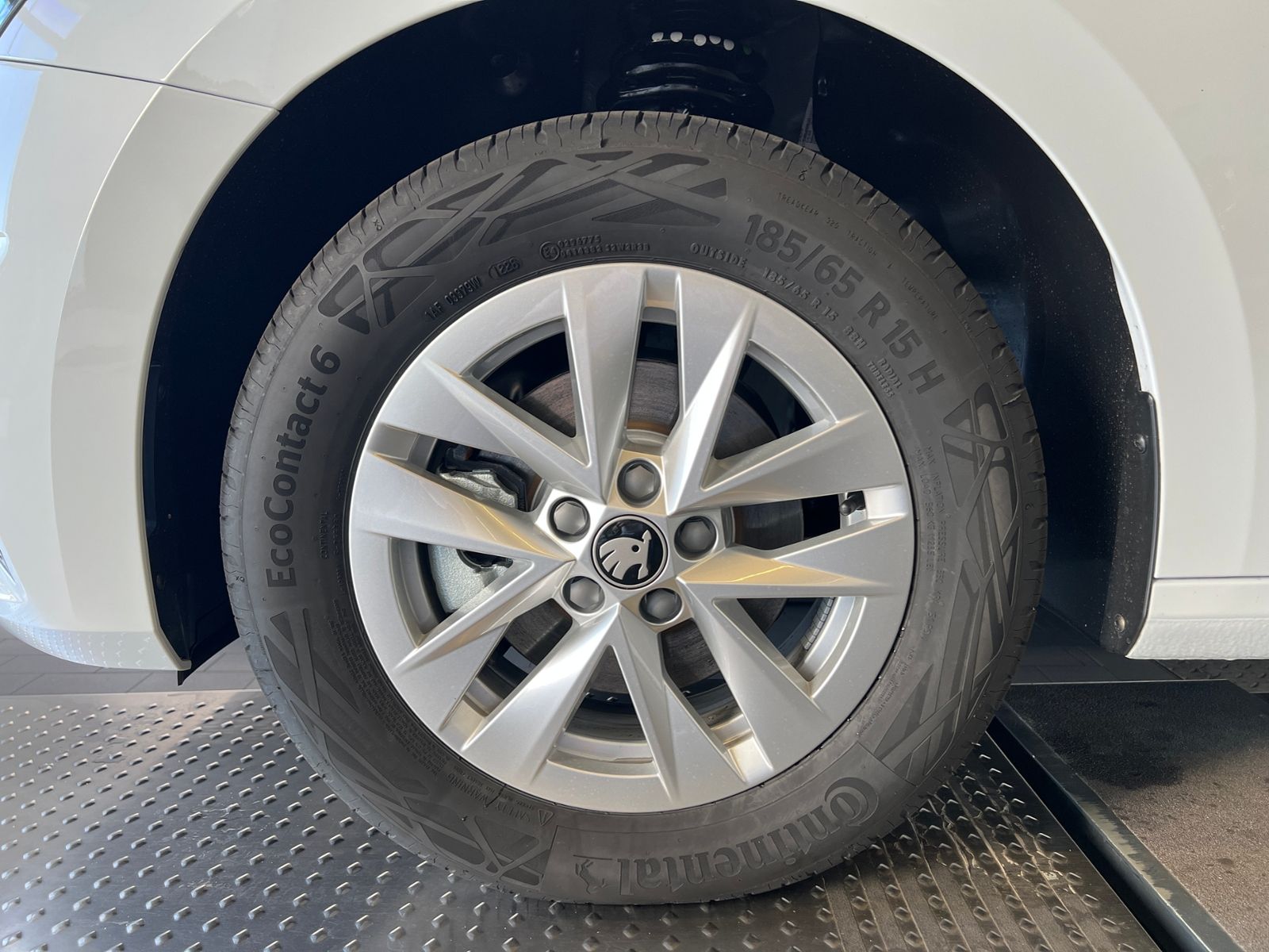 Fahrzeugabbildung SKODA Fabia Selection 1.0 TSI DSG *LED, SmartLink, Kam