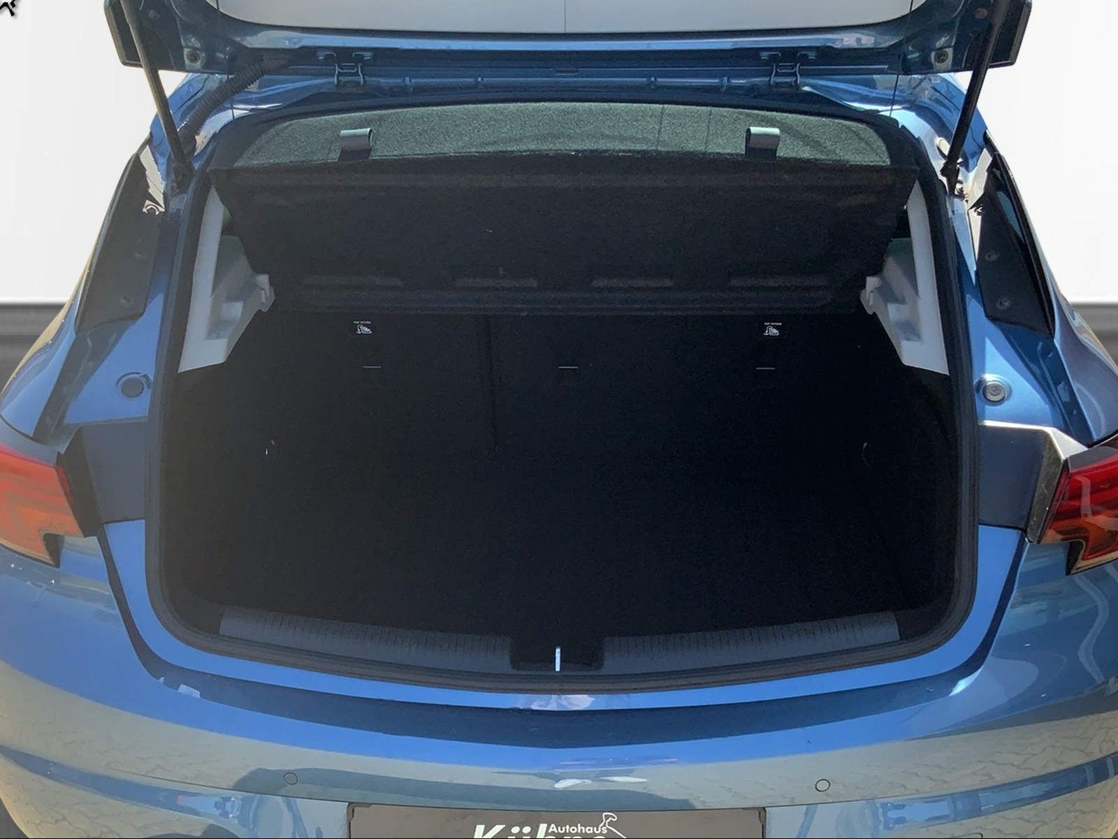 Astra K 1.0 Dynamic PDC,LED,AHK,Schiebedach.