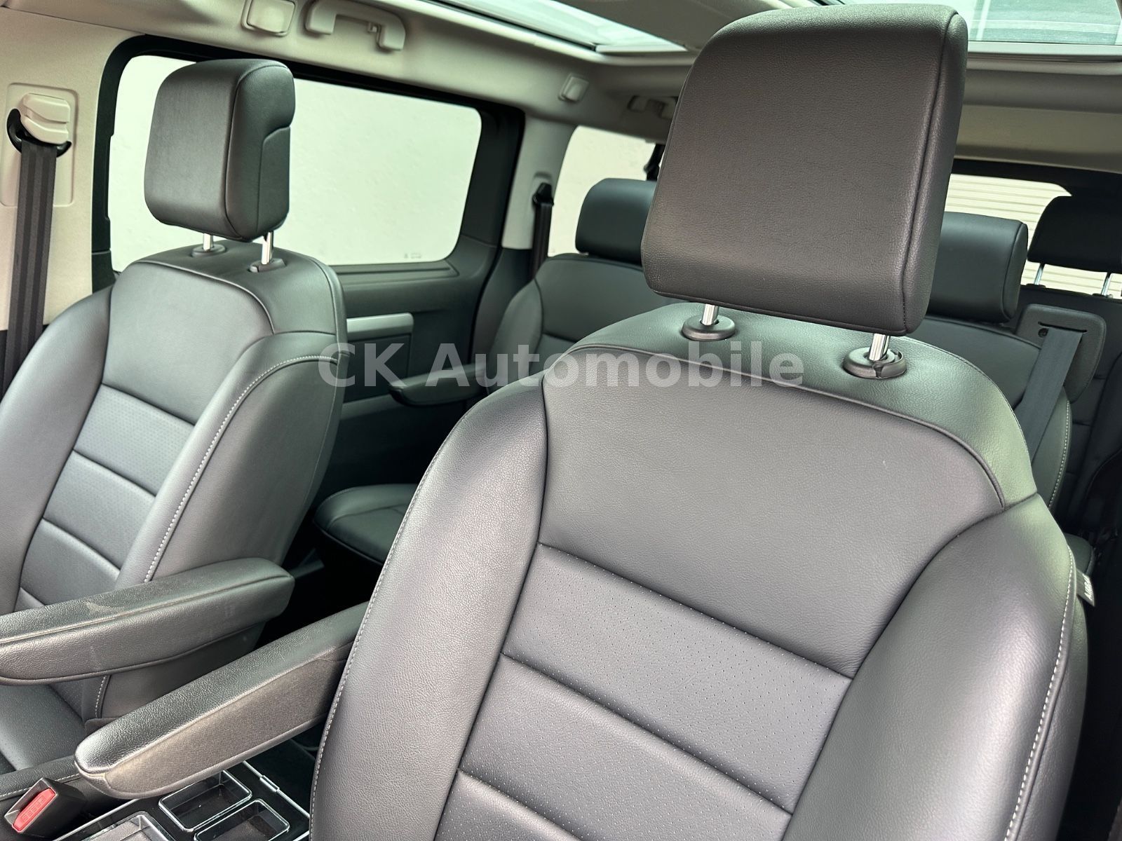 Fahrzeugabbildung Opel Zafira Life Elegance L/7 Sitze/Navi/Pano/LED/AHK