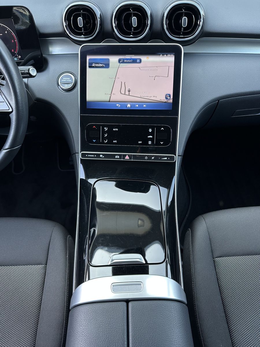 Fahrzeugabbildung Mercedes-Benz C 200d T Avantgarde NAV+LED+AHK+VCOCK+CARPLAY+PP