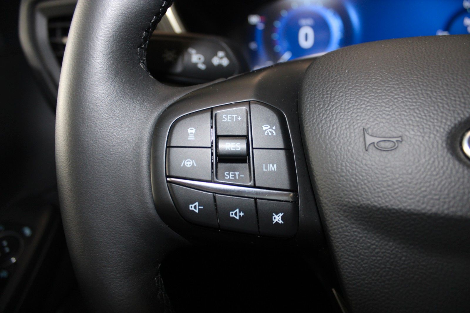 Fahrzeugabbildung Ford Kuga PHEV Titanium X AHK LED HUD 2xCam WinterP.