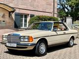 Mercedes-Benz Mercedes Benz 230 CE Coupé W123 Hellelfenb... - Mercedes-Benz 230: Ce W123