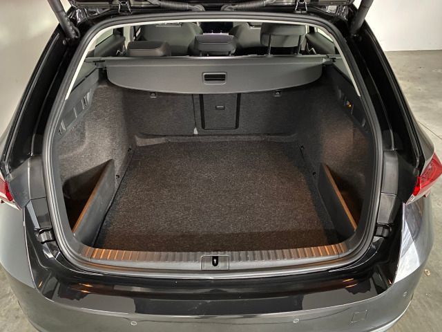 Octavia IV Combi Selection 1.5 eTSI DSG Facelift
