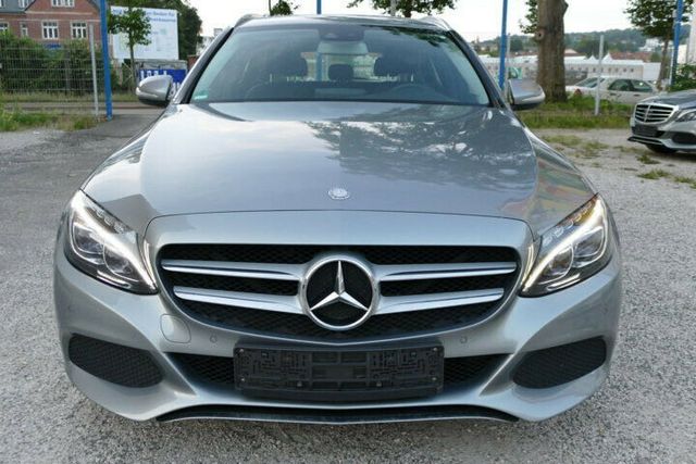 MERCEDES-BENZ C 220