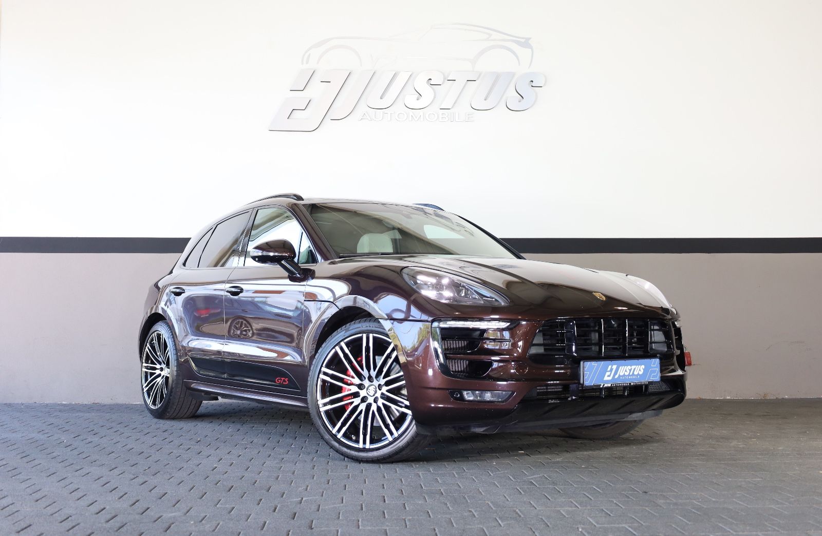 PORSCHE Macan GTS/360*/PANO/4xSHZ/TOTW/AIRMATIC/AHK/R21