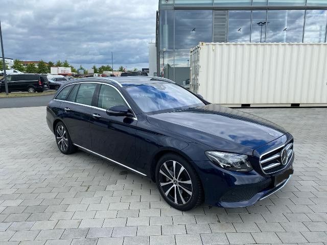 Image of Mercedes-Benz E 300