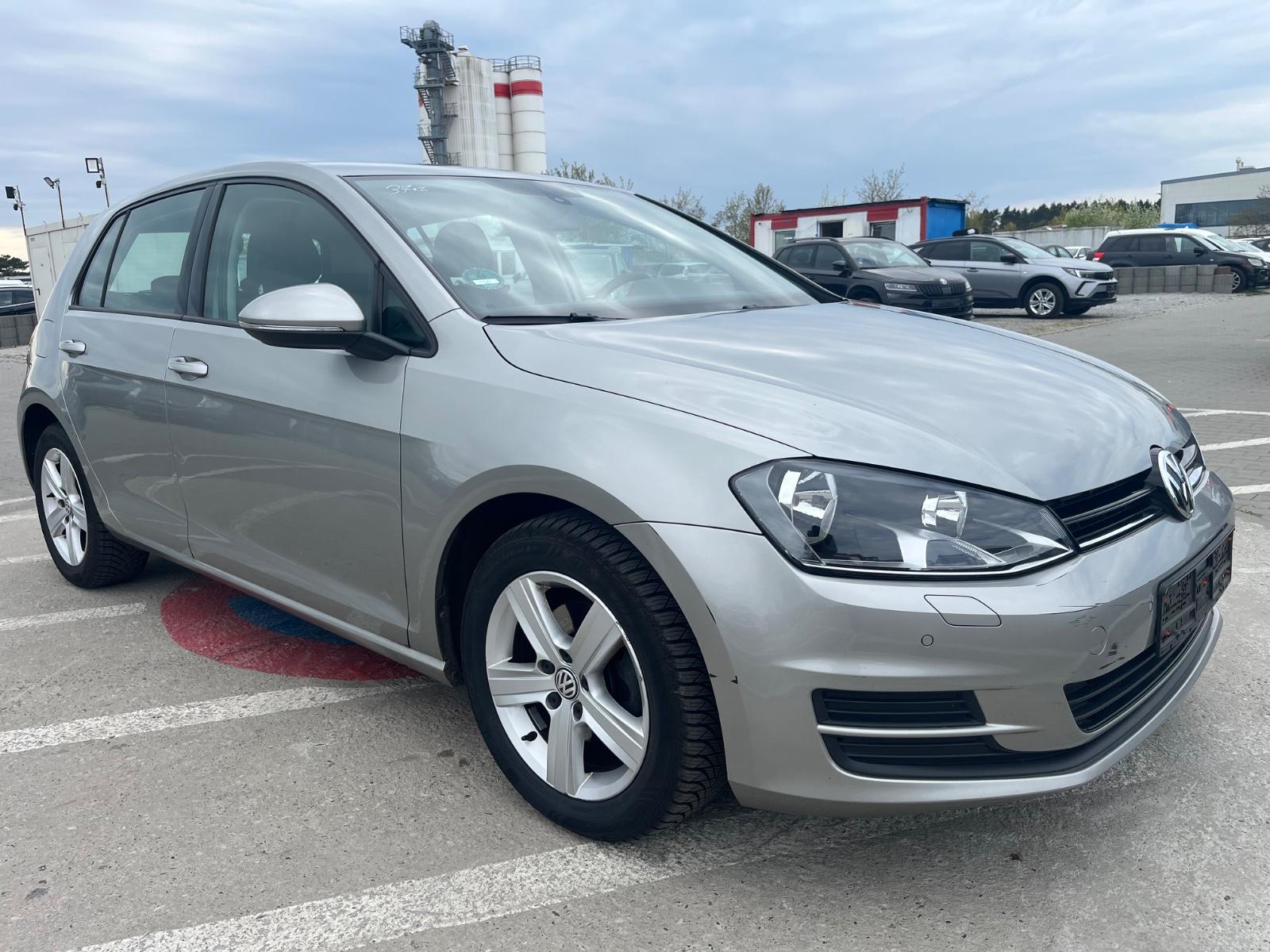 Volkswagen Golf VII Lim./2,0TDI BMT/Navi/PDC/Tüv 07/2026/