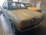 Mercedes-Benz Mercedes Benz 250 W123 - Mercedes-Benz 250: W123
