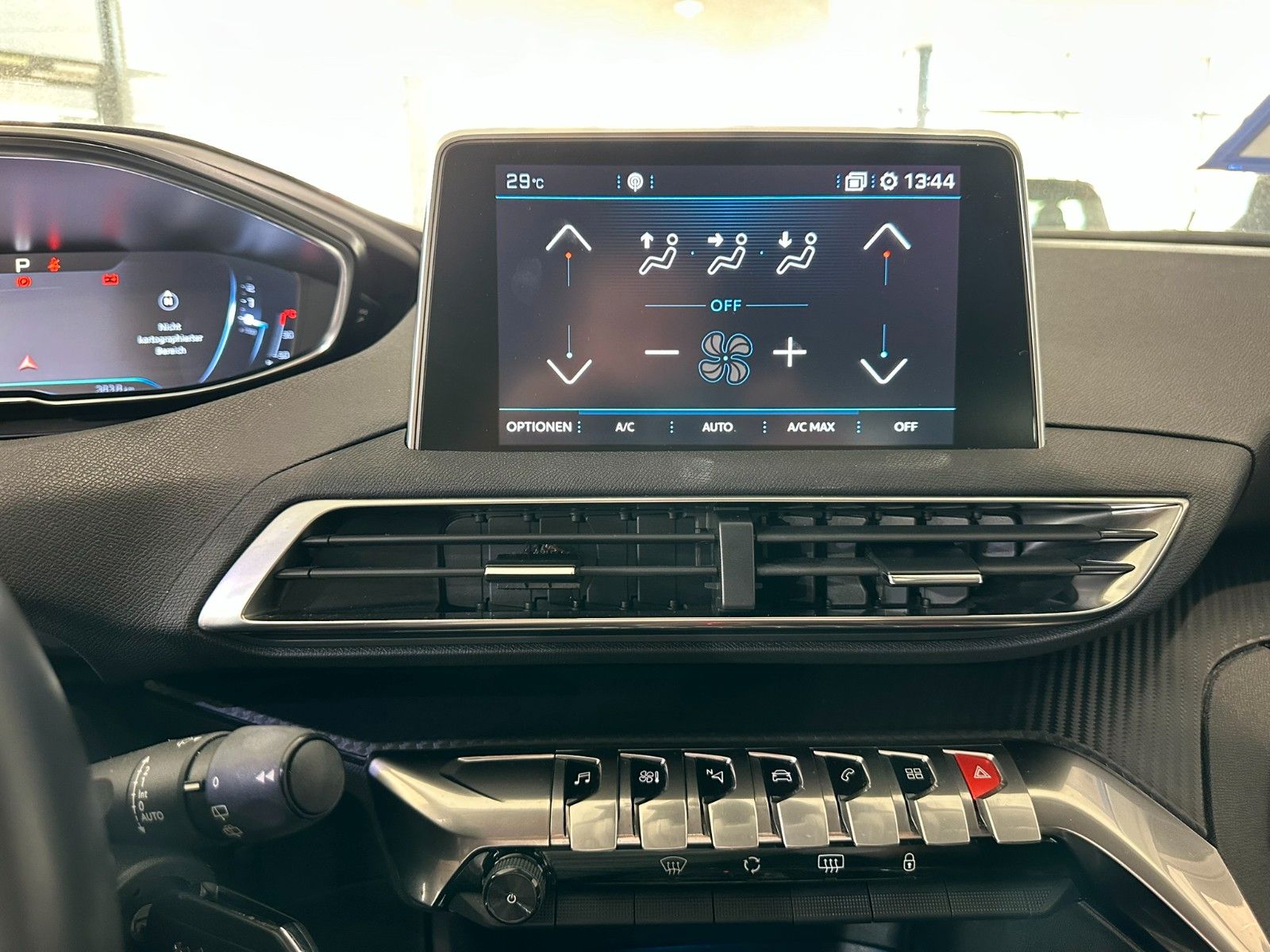 Fahrzeugabbildung Peugeot 5008 Active Busines 1.2 VIRTUAL/NAVI/PDC+CAM/LED