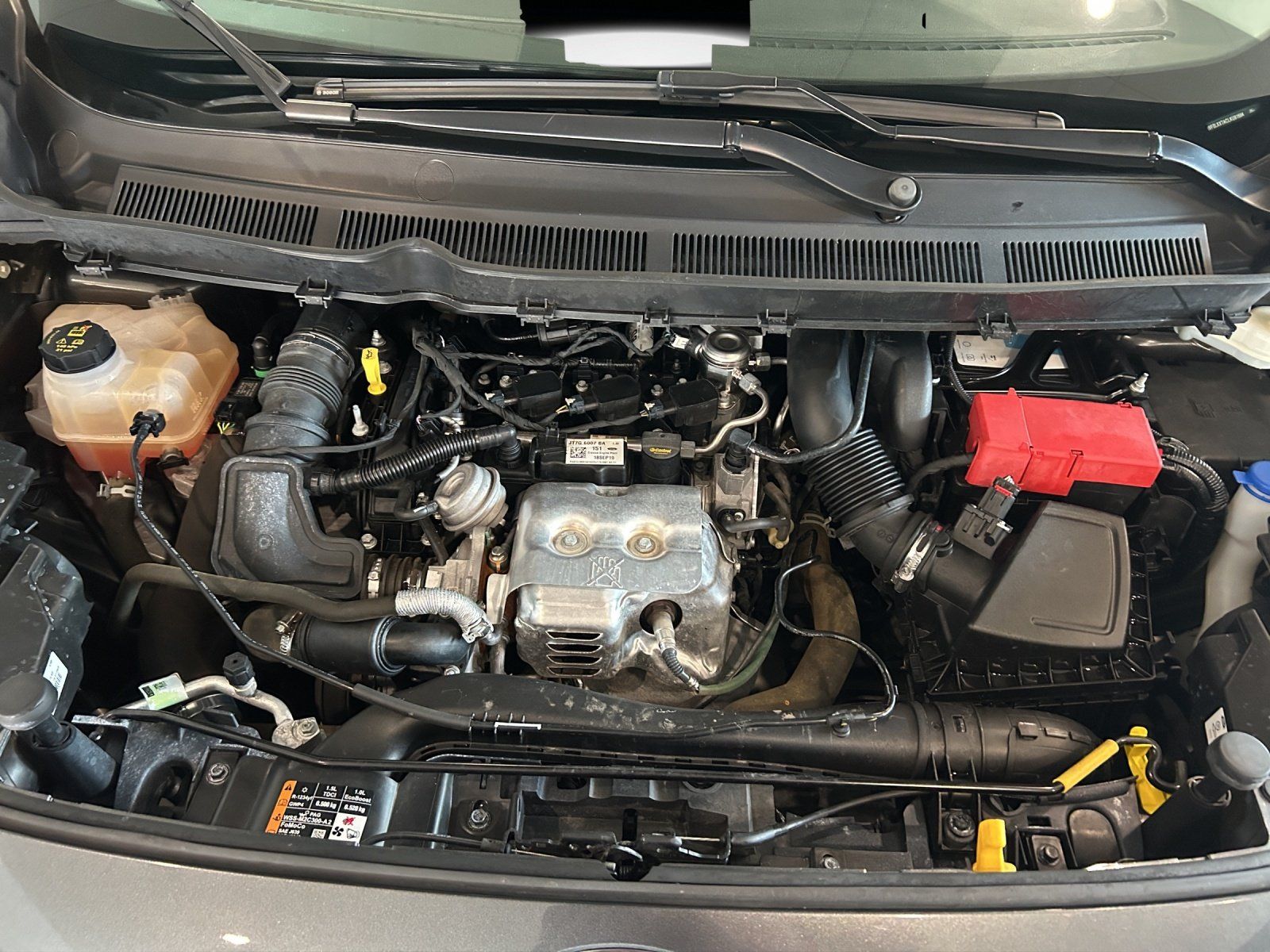 Fahrzeugabbildung Ford Tourneo Courier Titanium
