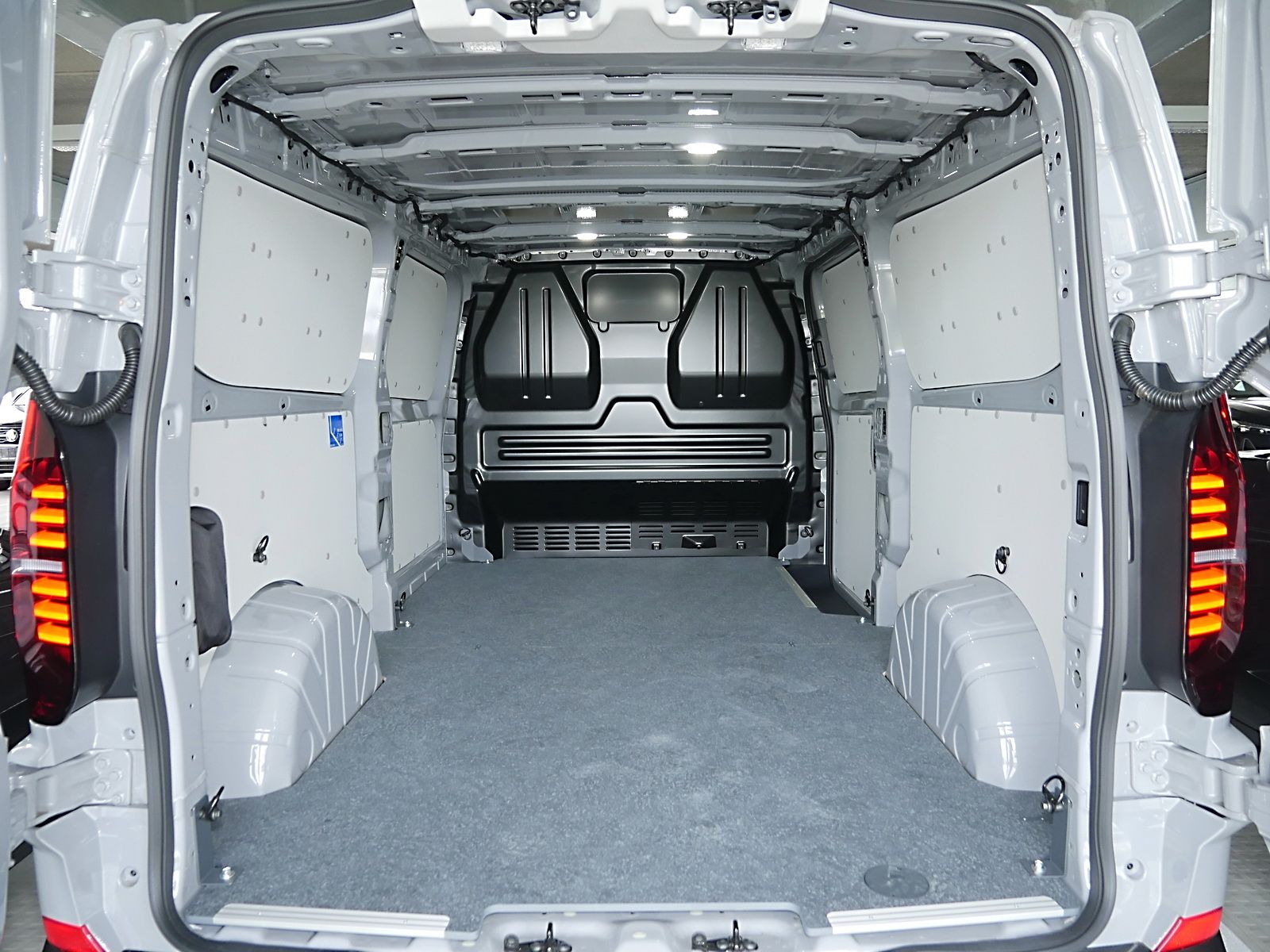 Volkswagen T7 Transporter - Bild 9
